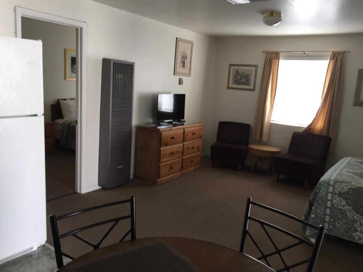 Bishop Village Motel Extérieur photo