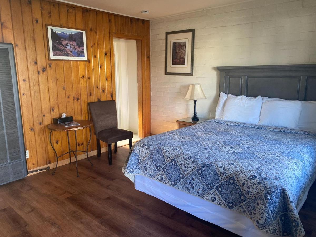 Bishop Village Motel Extérieur photo
