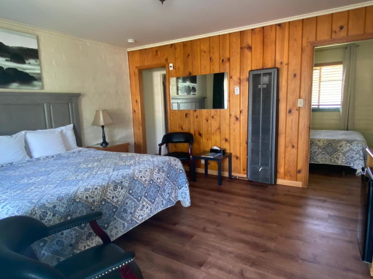 Bishop Village Motel Extérieur photo