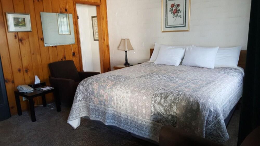 Bishop Village Motel Extérieur photo