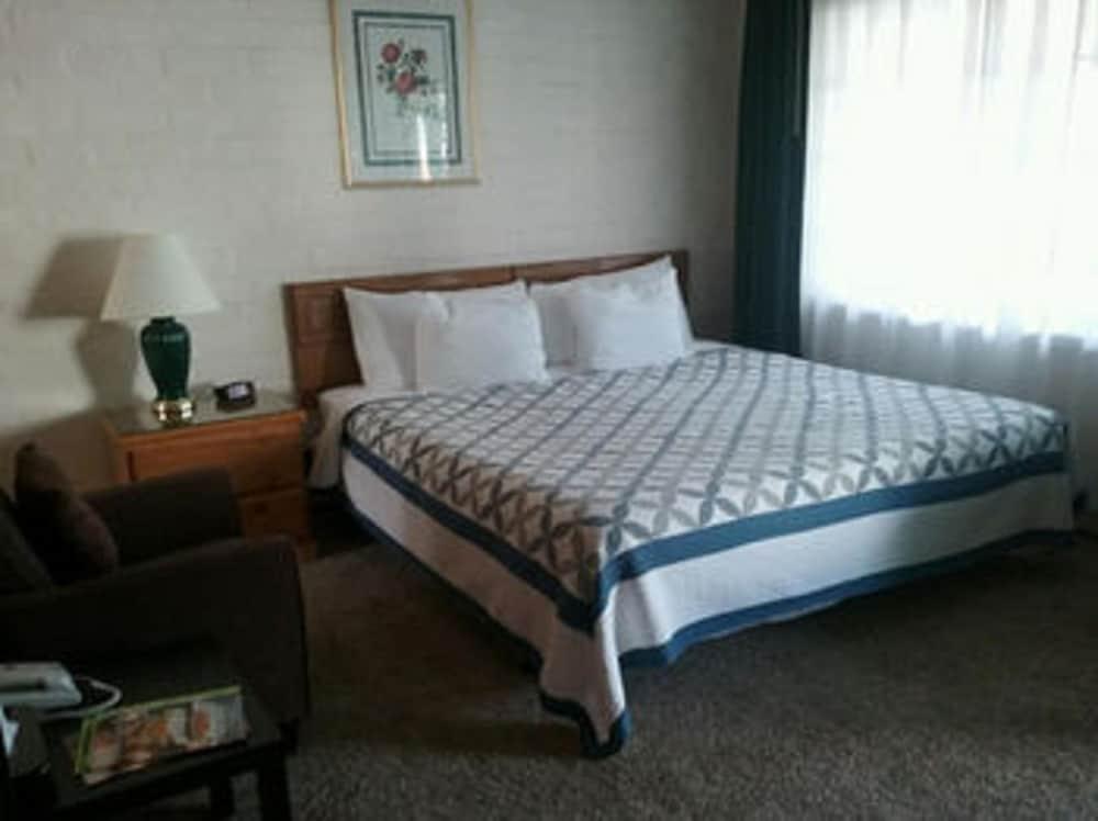 Bishop Village Motel Extérieur photo