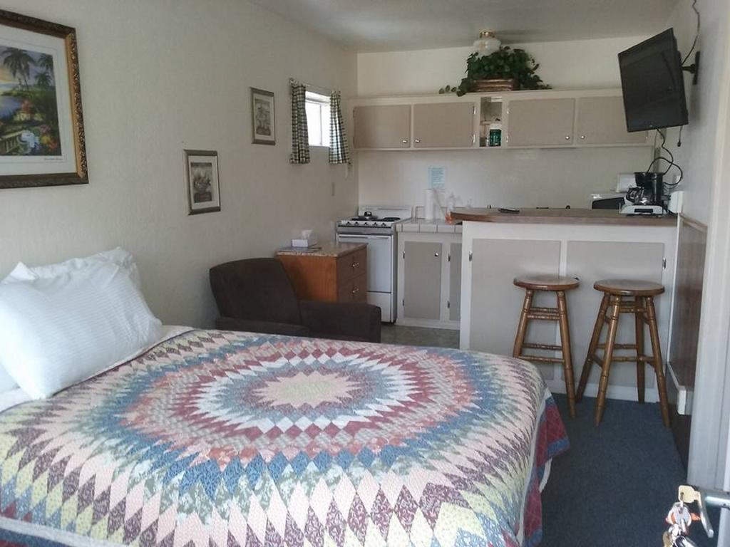 Bishop Village Motel Extérieur photo